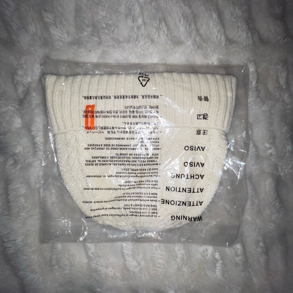 Nobis Cable Knit Hat - Picture 2 of 2